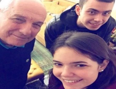 Ξεσπά η κόρη του Τέρενς Κουίκ για τους «βολεμένους του καναπέ»! (φώτο)